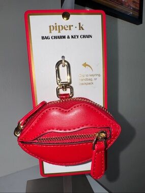 Piper K Lip-Shaped Zipper Charm Key AirPod Holder